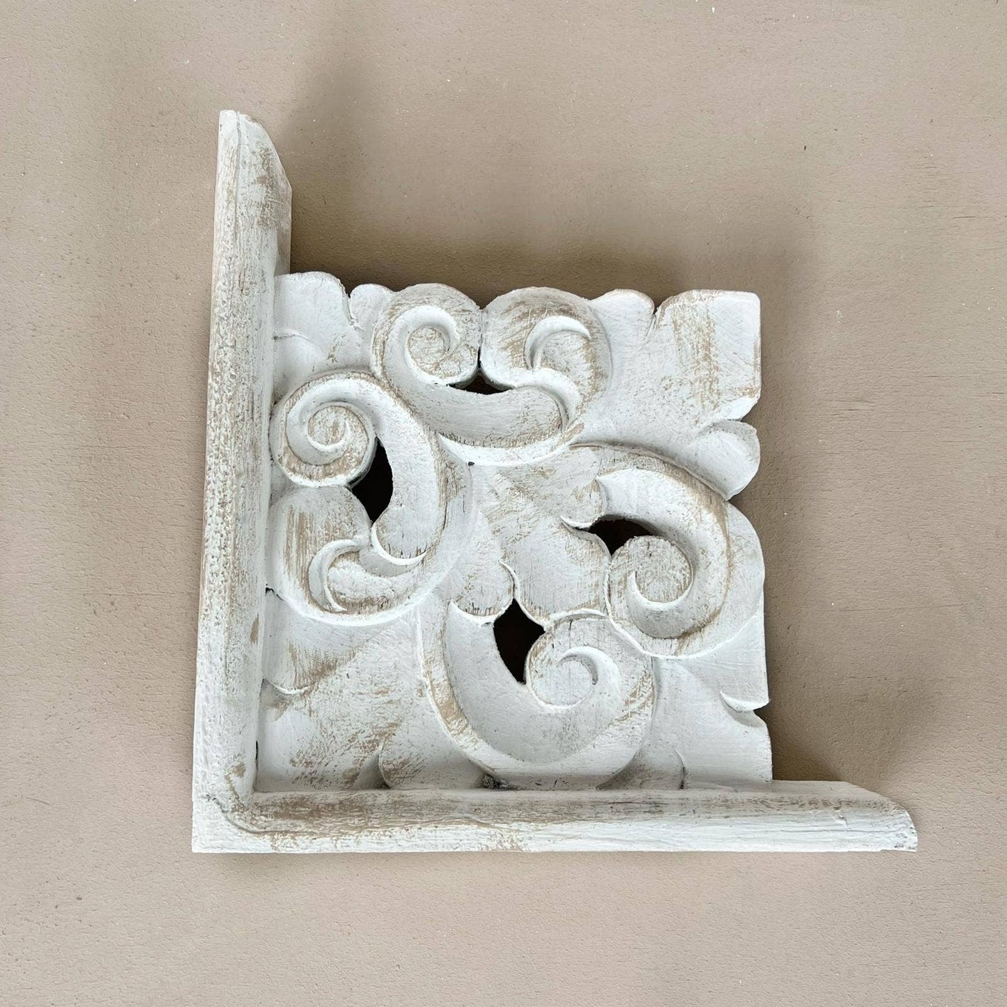 Hand Carved Leaves Corbel