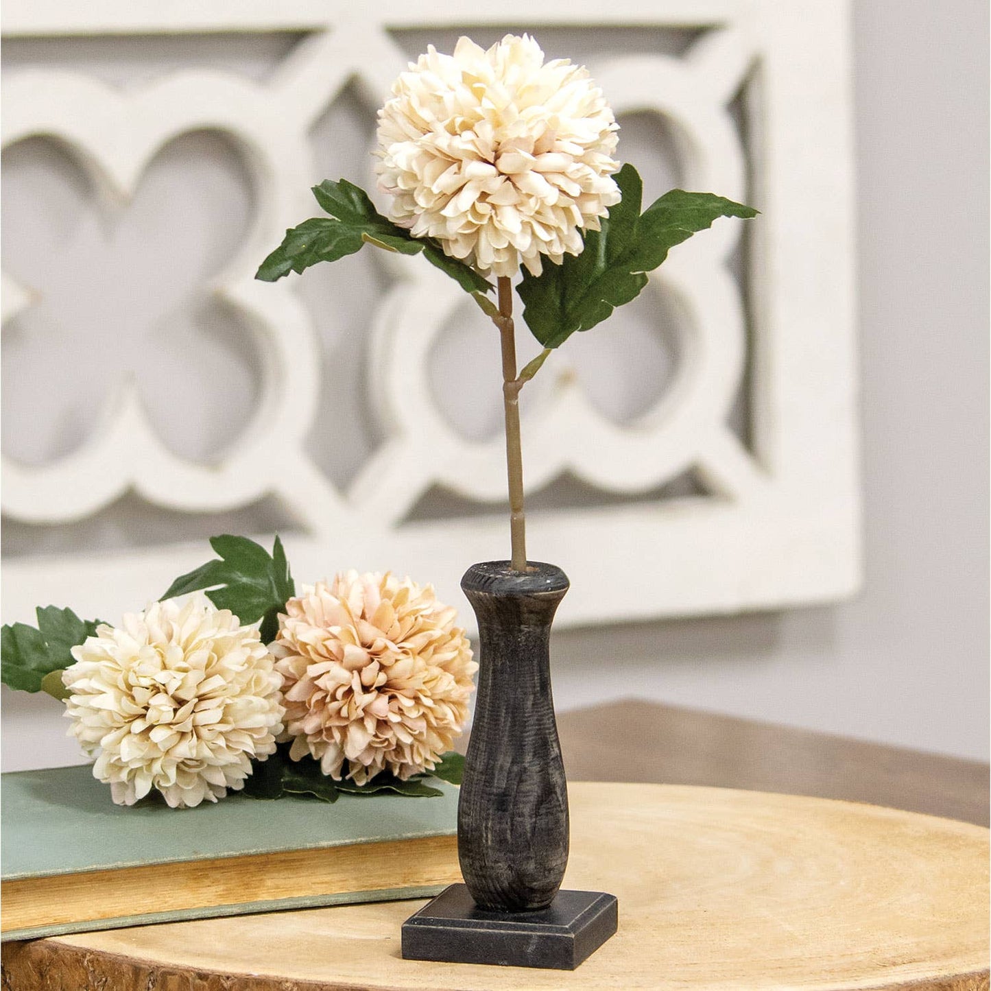 Curvy Black Spindle Flower Holder