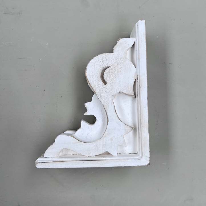 Tulip White Corbel