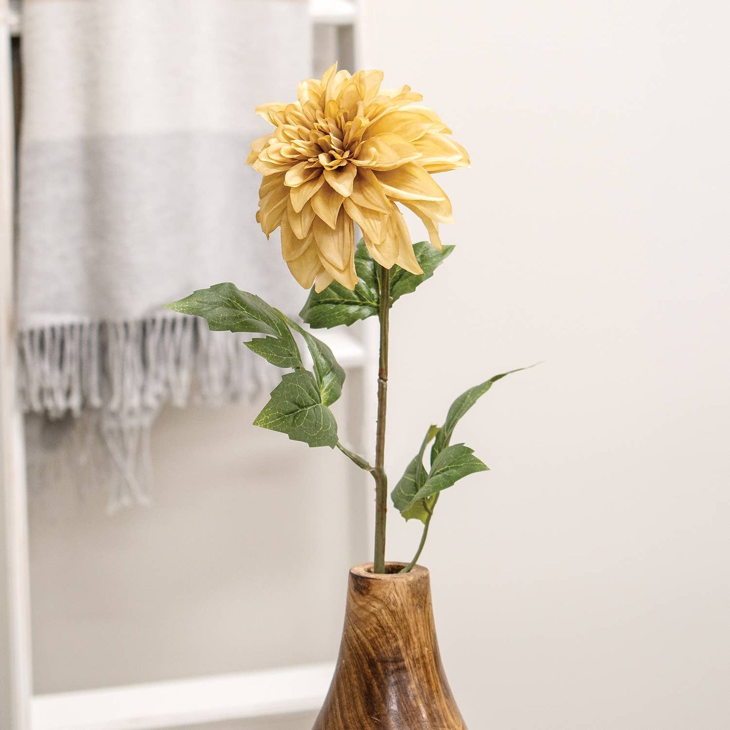 Teastain Dahlia Stem - 24"